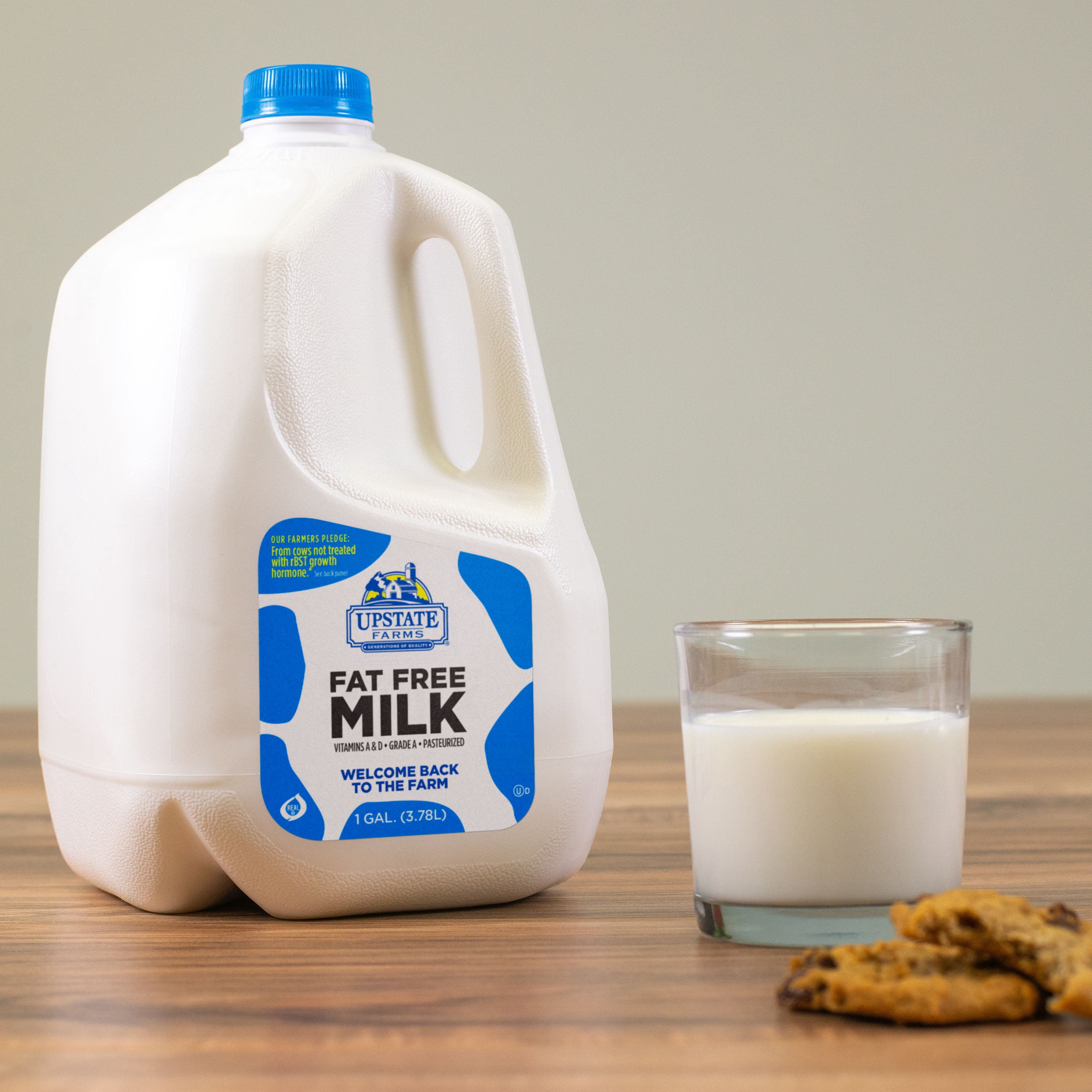 UPSTATE FARMS Fat Free Pasteurized Milk, 128 Fl Oz