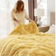 thumbnail image 5 of Manta polar Bedsure, tamaño king, gruesa y suave, sherpa, color amarillo, 274 x 229 cm, 5 of 9