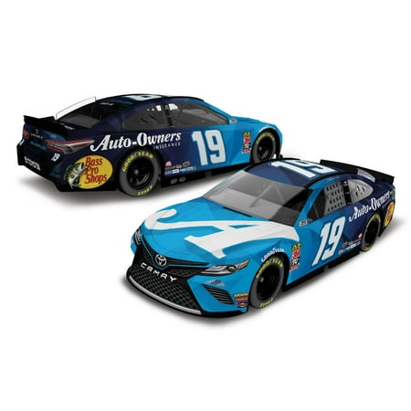 Martin Truex Jr Action Racing 2019 #19 Auto Owners Insurance 1:64 Regular Paint Die-Cast Toyota Camry - No (Best Sports Cars Under 50k 2019)