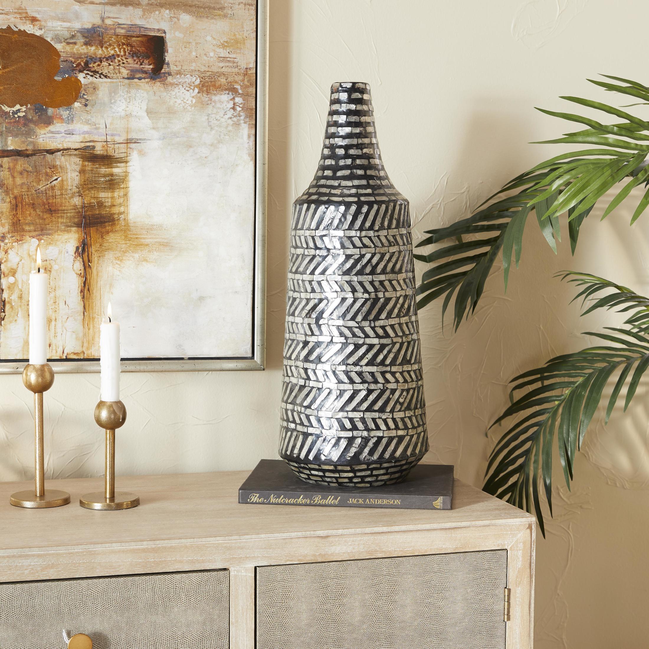 DecMode 22" Tribal Handmade Black Mother of Pearl Shell Vase