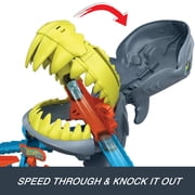 Hot Wheels City Shark Chomp Beach Playset & 1:64 Scale Die-Cast Toy Car, Big Win Moment