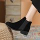 thumbnail image 4 of Zapatos Botines de mujer Botas estilo retro para mujer simples de Color sólido cómodas acolchadas cálidas con tacón grueso media talla grande estilo occidental botines botas (Black 7), 4 of 5