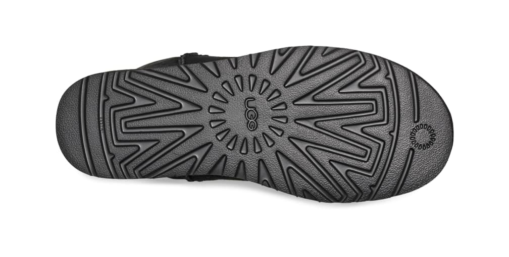 UGG Men's Classic Short Boot Black - 5800-BLK - Walmart.ca