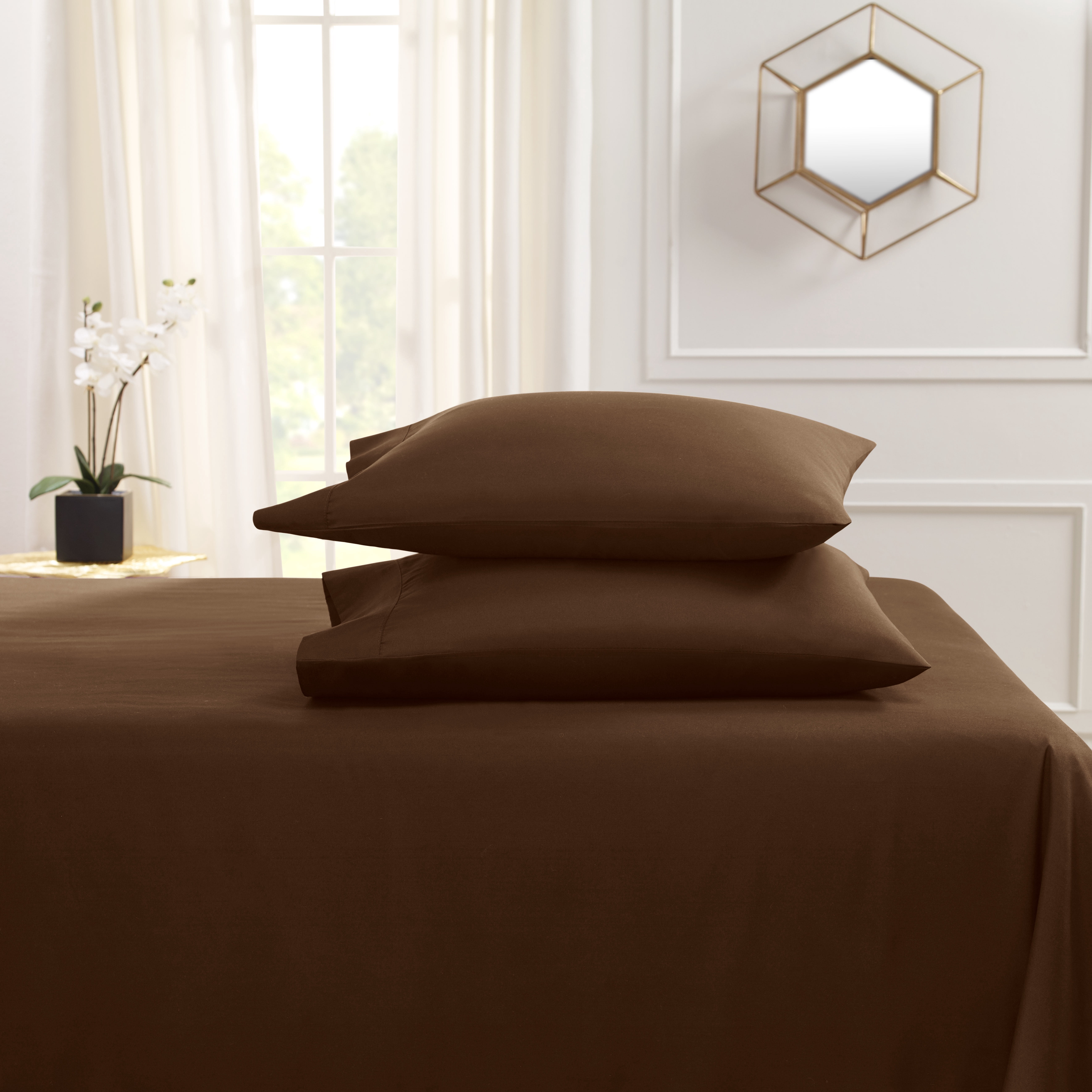 Hearth & Harbor Deep Pocket 3 Piece Solid Bed Sheet Set, 1800 Thread Count Microfiber Sheets, Twin-XL, Chocolate
