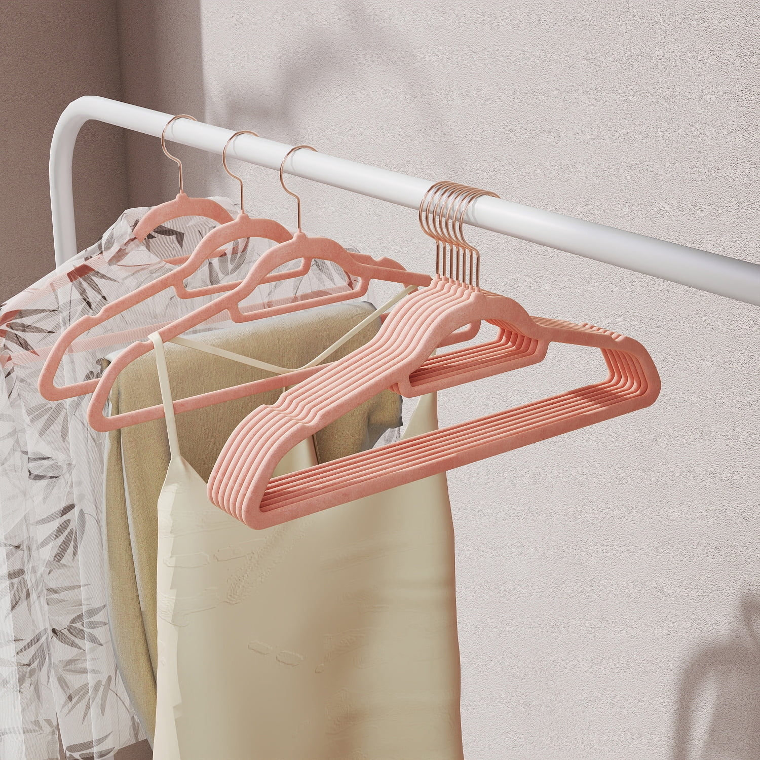 LEDREM 50-Pack Velvet Hangers, Non-Slip Clothes Hangers with 360° Swivel Hooks, Slim & Sturdy for Coat, Dress, Space-Saving, Coral Pink
