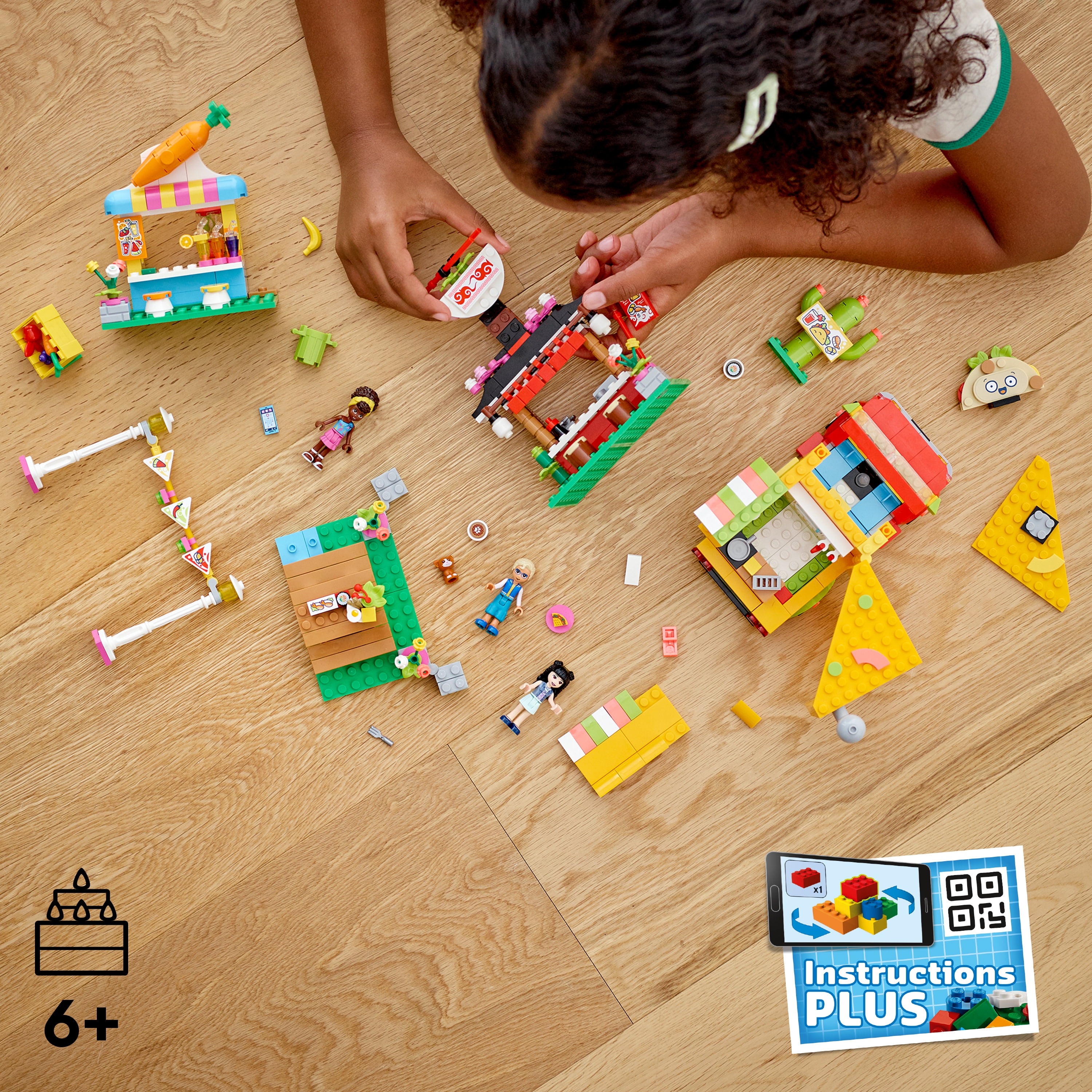 LEGO Friends Street Food Market 41701; New Food-Play Building Kit Promotes Imaginative Play; Includes Emma and Kitten Toy; Birthday Gift for Kids Aged 6+ (592 Pieces)