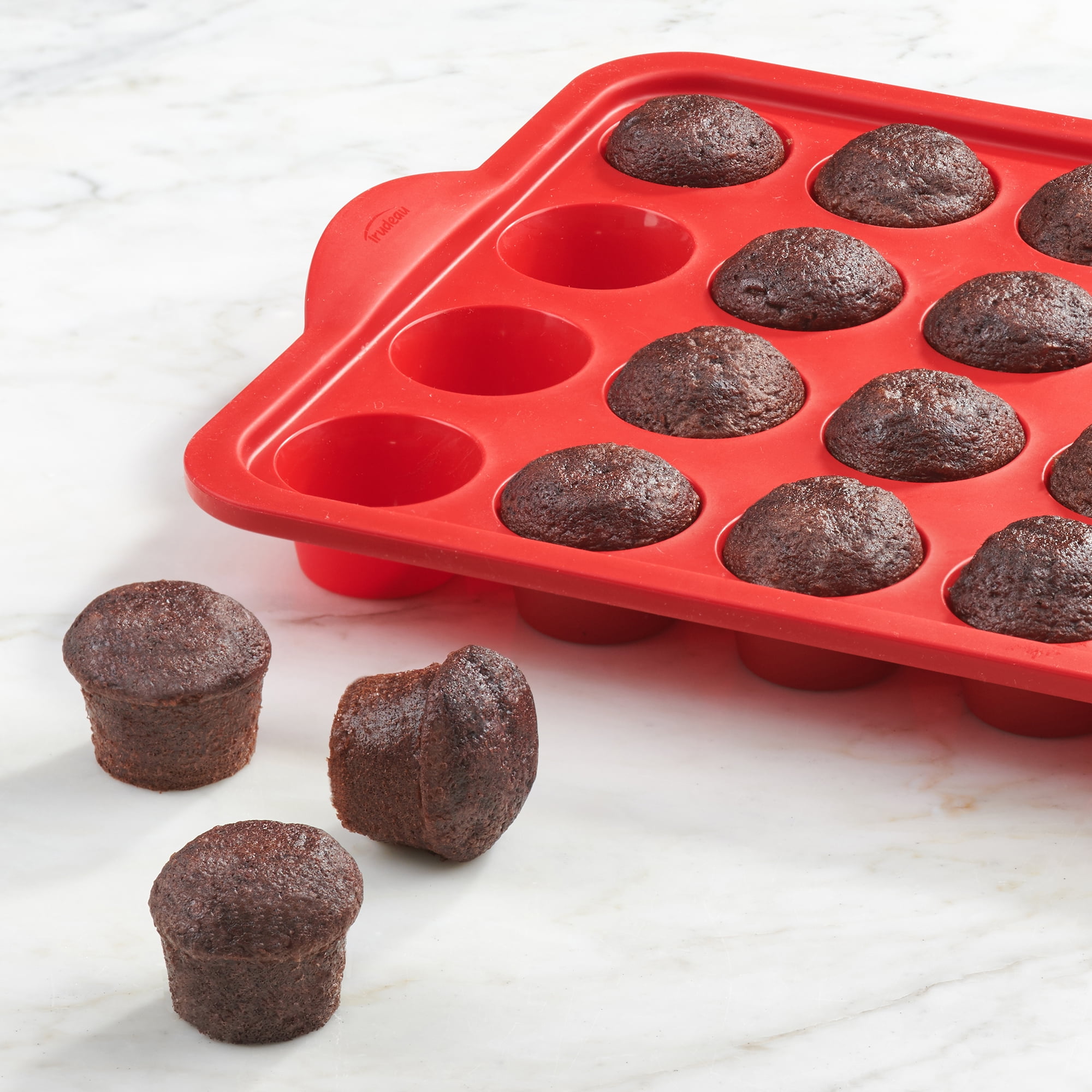 Trudeau® 12 Cup Muffin Pan - Black/Mint, 1 ct - Foods Co.