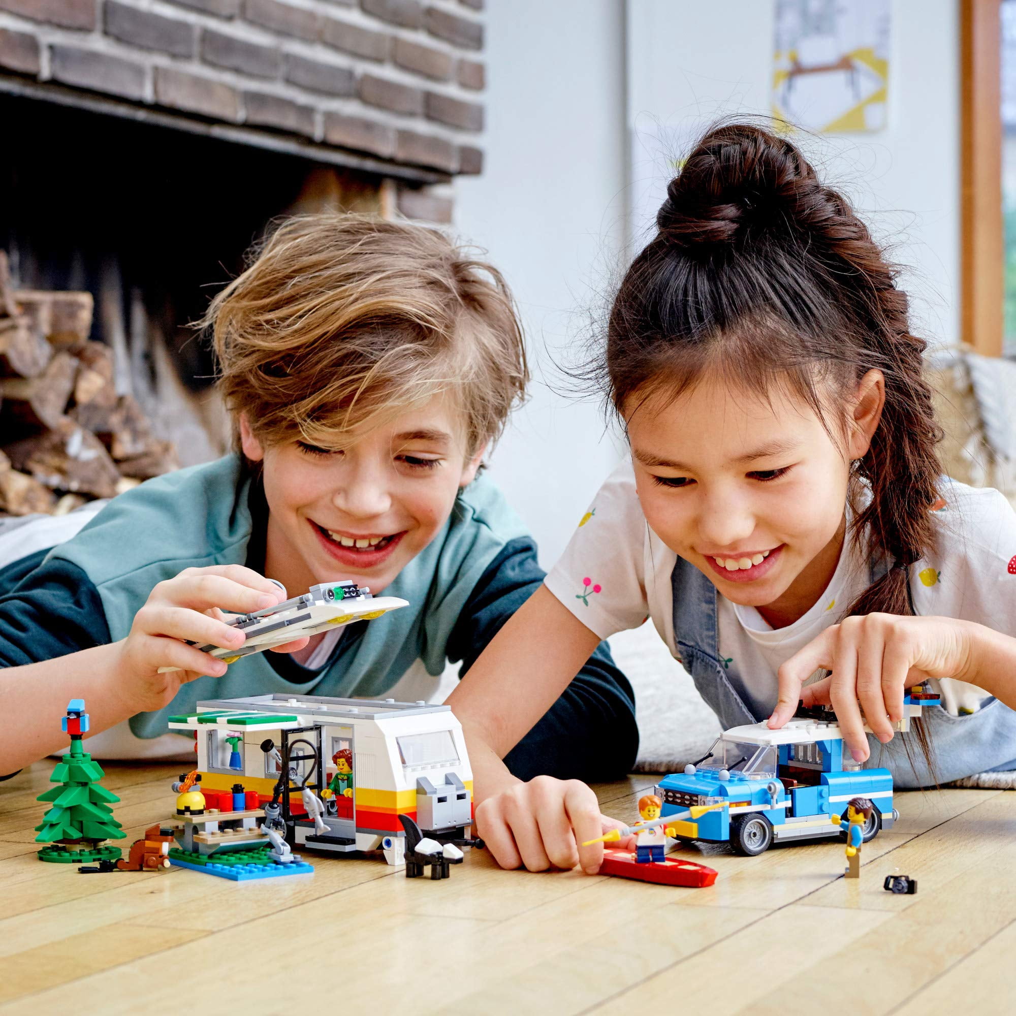 LEGO Caravan Family Holiday 31108 Building Set (766 Pieces