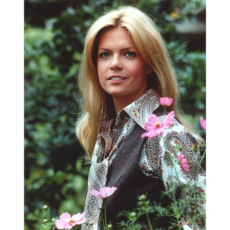 Meredith Baxter Portrait in Floral Dress Photo Print (8 x 10) | Walmart