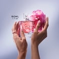 thumbnail image 5 of Lancôme La Vie Est Belle Rose Extraordinaire, Eau De Parfum – Fragancia Floral y Cálida con Trío de Rosas, Íris y Matices Amaderados, 50 ml, 5 of 5