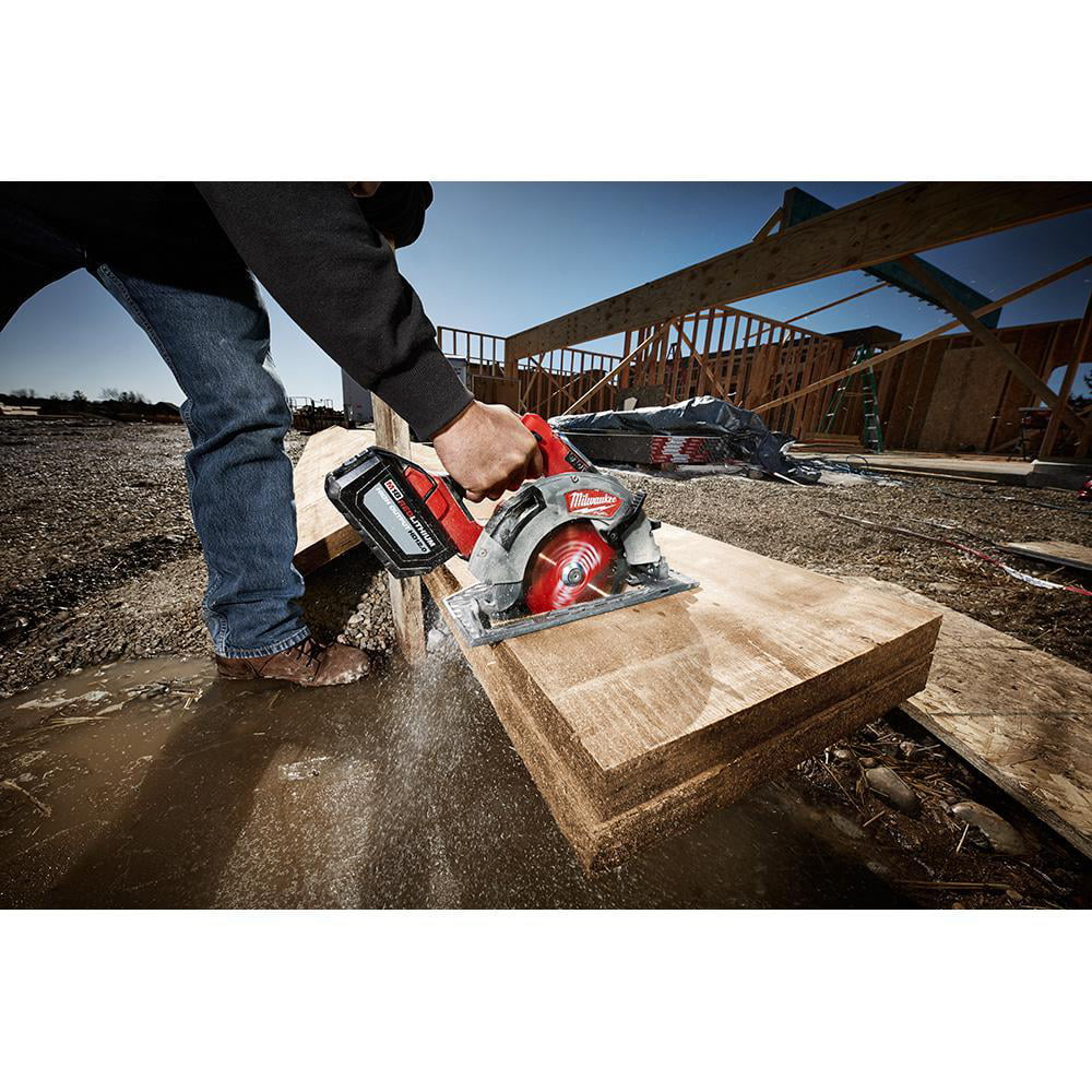 Milwaukee 2732-20 M18 FUEL 7-1/4 in. Battery Operated Circular Saw (Tool  Only)