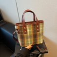 thumbnail image 3 of Bolso de mano versátil a cuadros para otoño e invierno, nuevo bolso de hombro popular de moda 2025, bolso de mensajero a cuadros retro, bolso tipo cubo para mujer, 3 of 5