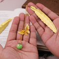 thumbnail image 5 of Marcapáginas de plumas de metal con colgante de mariposa 3D, regalo único de Acción de Gracias de Navidad para profesores amantes de los libros, paquete de 2, 5 of 5