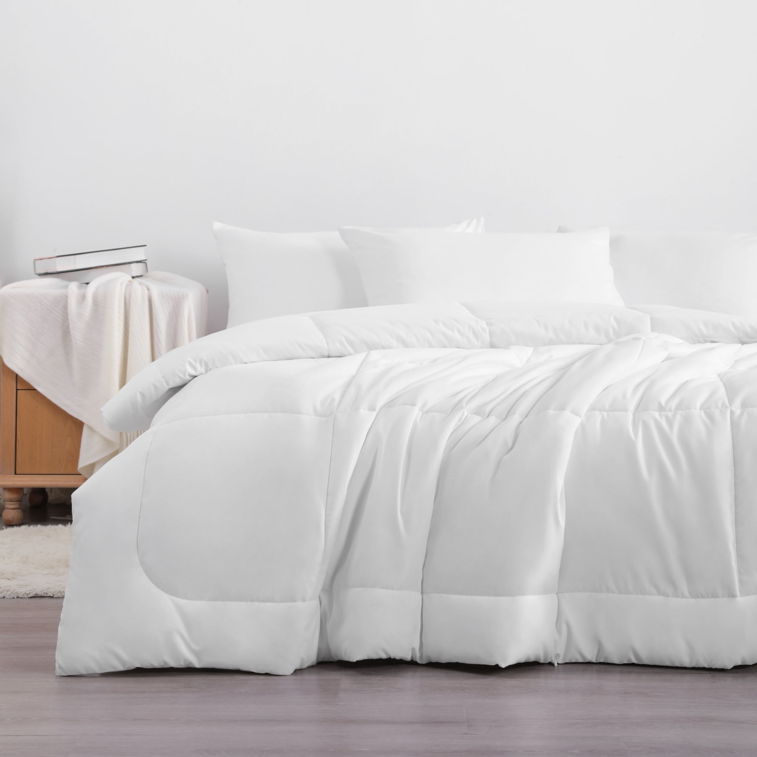 Ntbay Twin Size Down Alternative Comforter Duvet Insert, All Season Reversible Quilted Bedding with Corner Tabs, Breathable, 68x90 inches, White