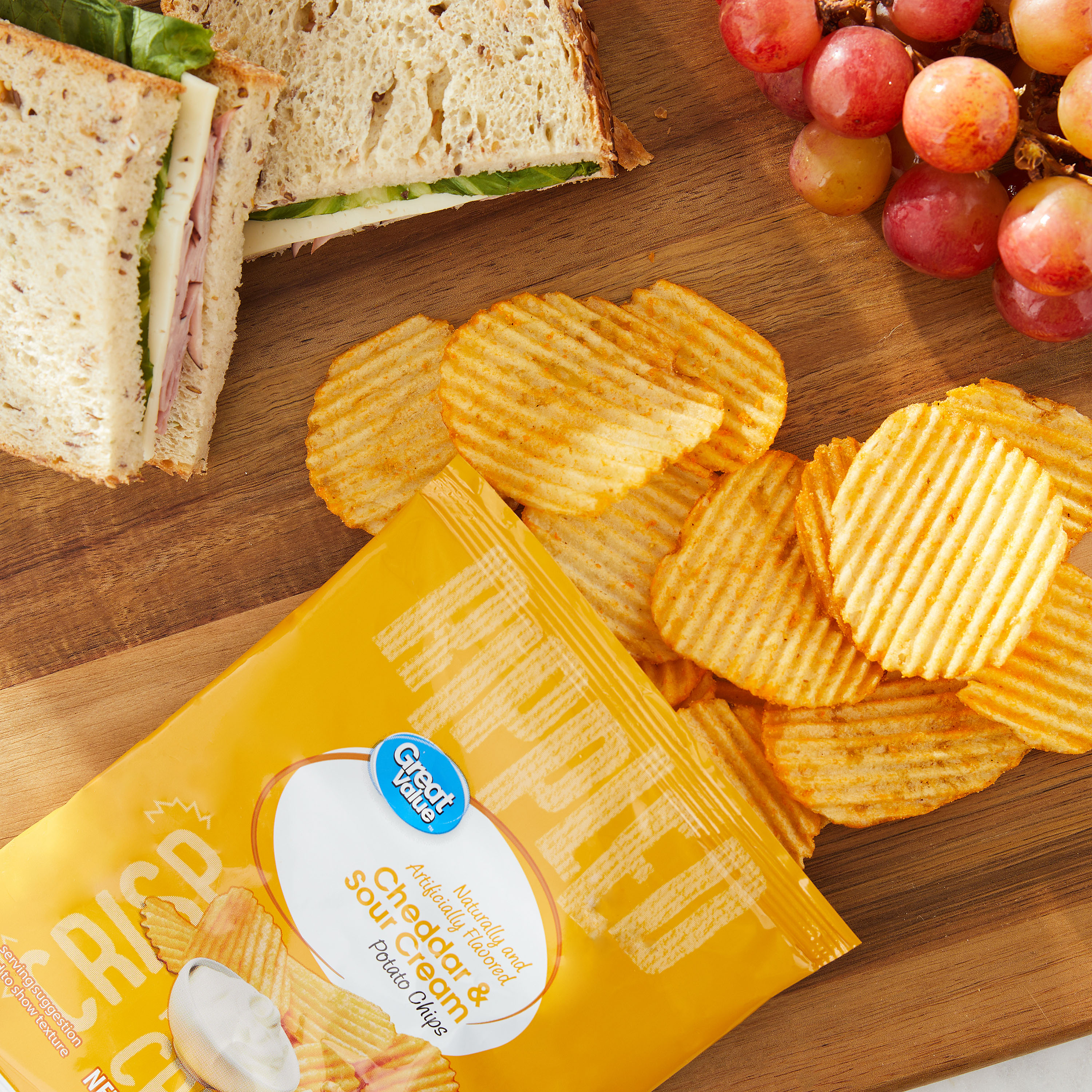 Great Value Cheddar & Sour Cream Flavor Potato Chips, 1oz