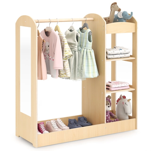Gymax Armoire Penderie de Déguisements pour Enfants avec Miroir, Étagères en Fini Bois Naturel. Conçue pour les Besoins de Mobilier des Enfants, Elle Comprend un Cintre en Bois Massif avec des Robes, une Étagère de Rangement Supérieure avec des Jouets, Deux Niveaux de Rangement Inférieurs avec des Chaussures, et Deux Étagères Ouvertes Tenant des Vêtements Pliés et des Animaux en Peluche. Comprend un Miroir Acrylique Sécuritaire pour les Enfants sur le Côté pour Voir les Tenues, Idéal pour le Rangement et l'Organisation de la Salle de Jeux.