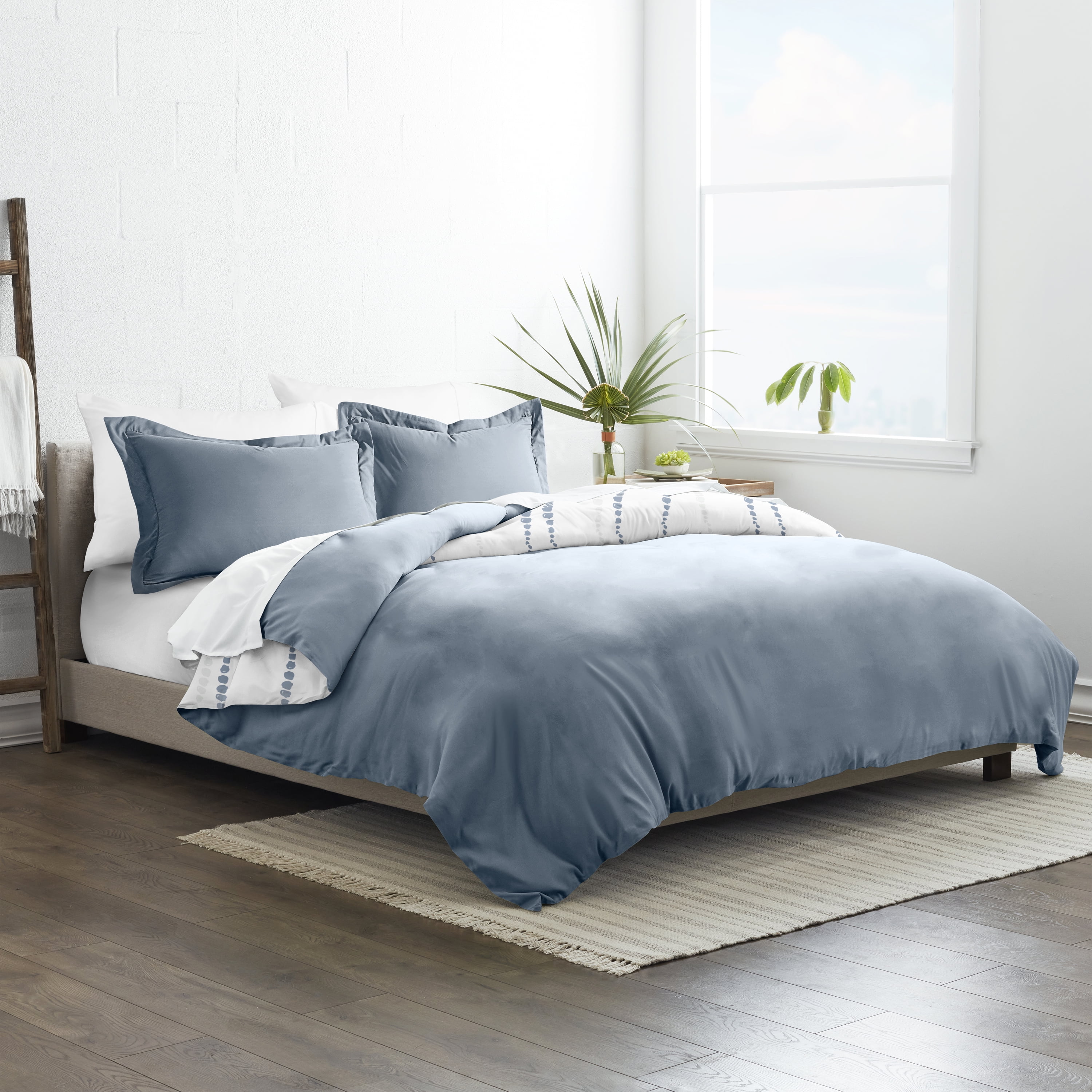 Noble Linens Blue Reversible Urban Vibe Print 3-Piece Duvet Cover Set, King/CalKing