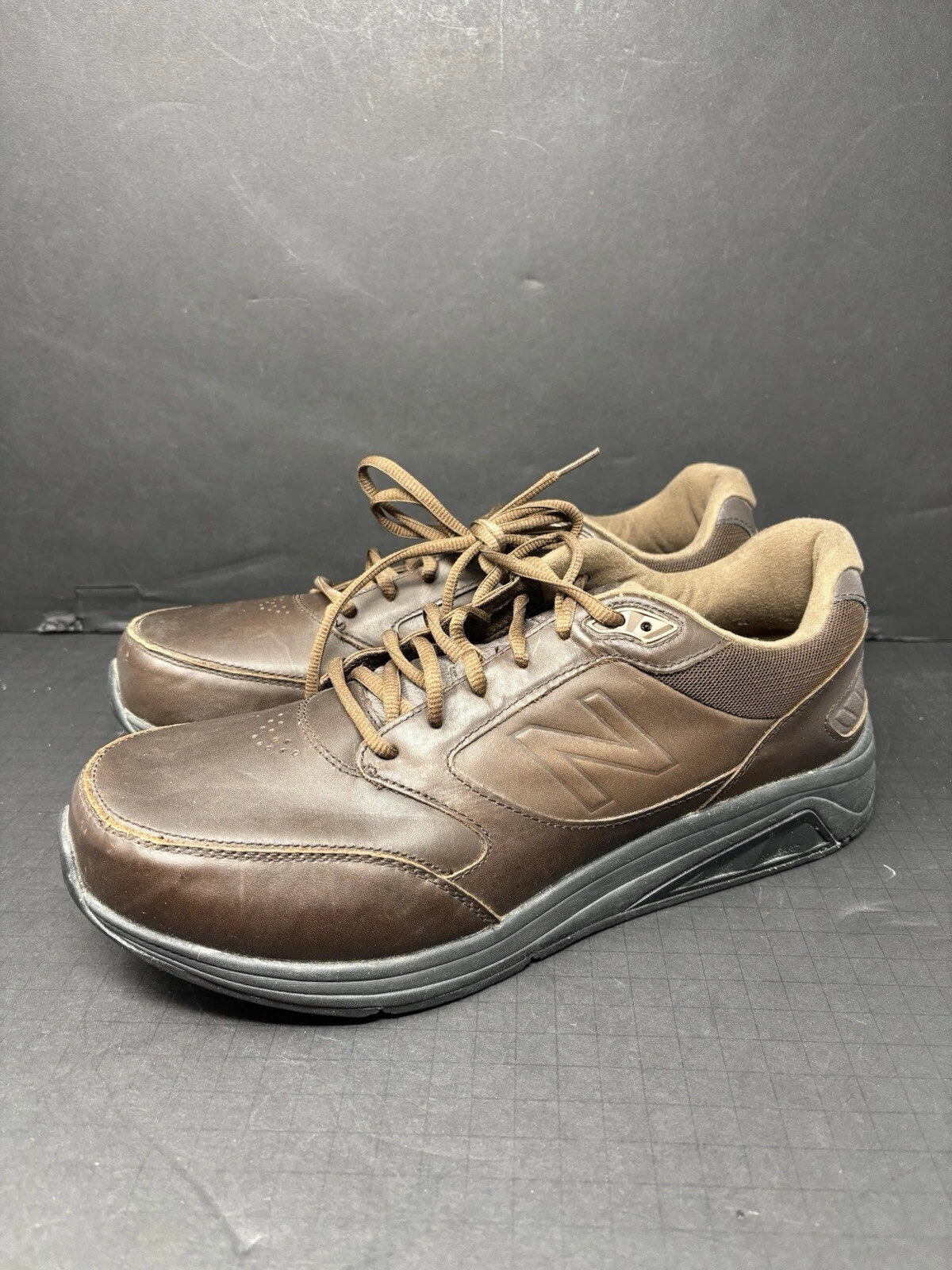 New Balance Men display picture 2