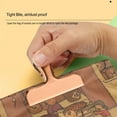 thumbnail image 2 of maskred Pince Scelleuse Alimentaire en Acier Inoxydable Portable Conservation Fraîcheur Rangement Scellage Document Billet Pince Emballage Cuisine Bureau Noir Petite 1ensemble, 2 of 6