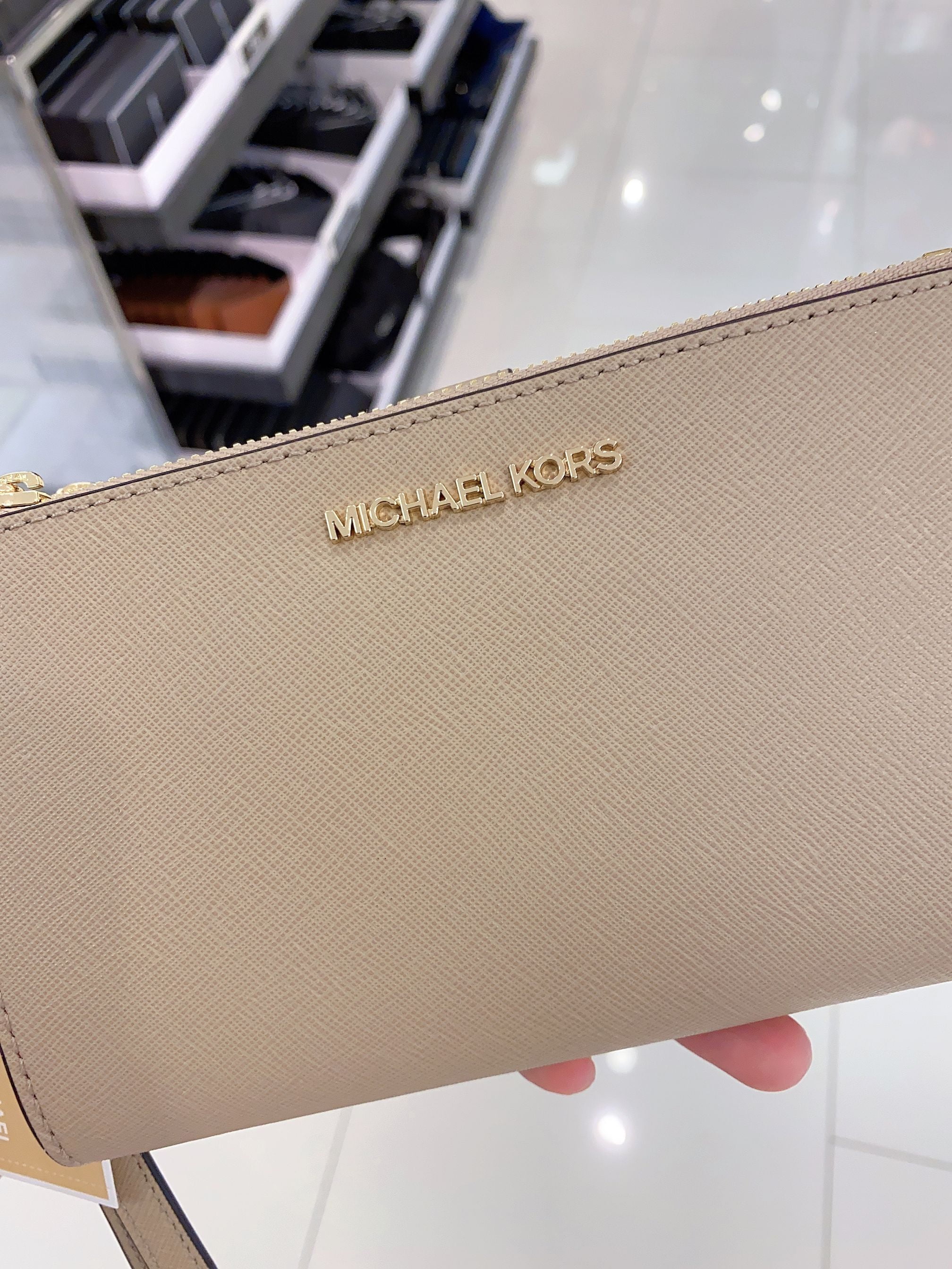 Michael kors hot sale bisque wallet