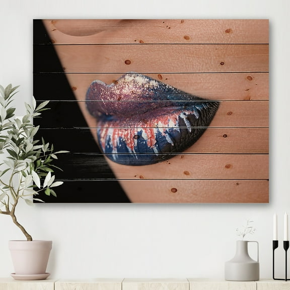 Designart 'Fashion and Creative Make Up On Woman Lips' Modern Print on Natural Pine Wood