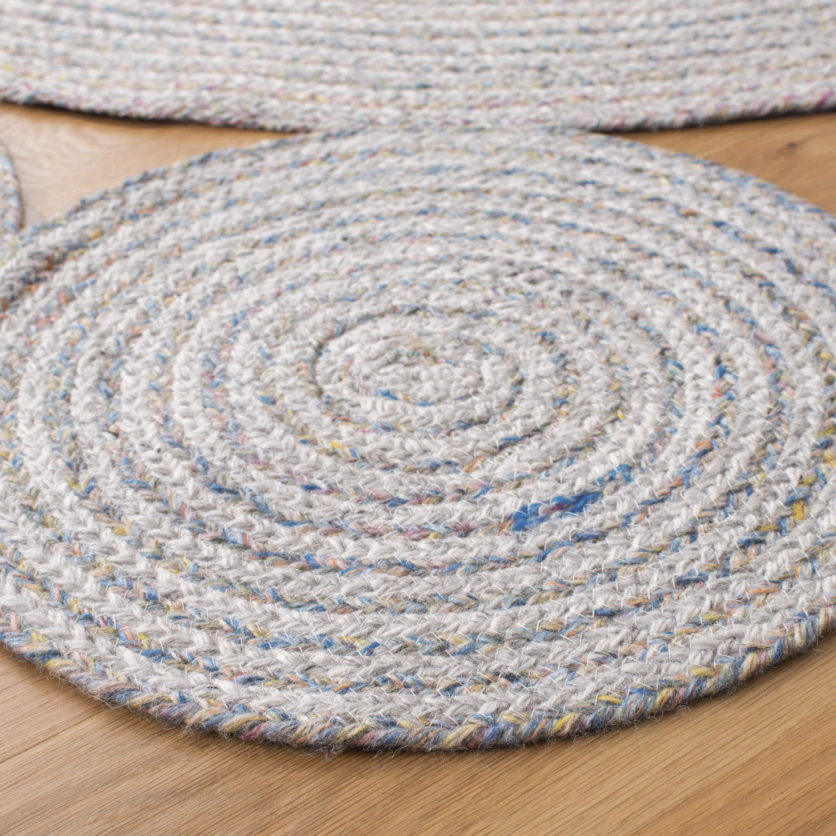 SAFAVIEH Cape Cod Hester Abstract Dots Polyester Area Rug, Grey/Pink, 7' x 7' Round