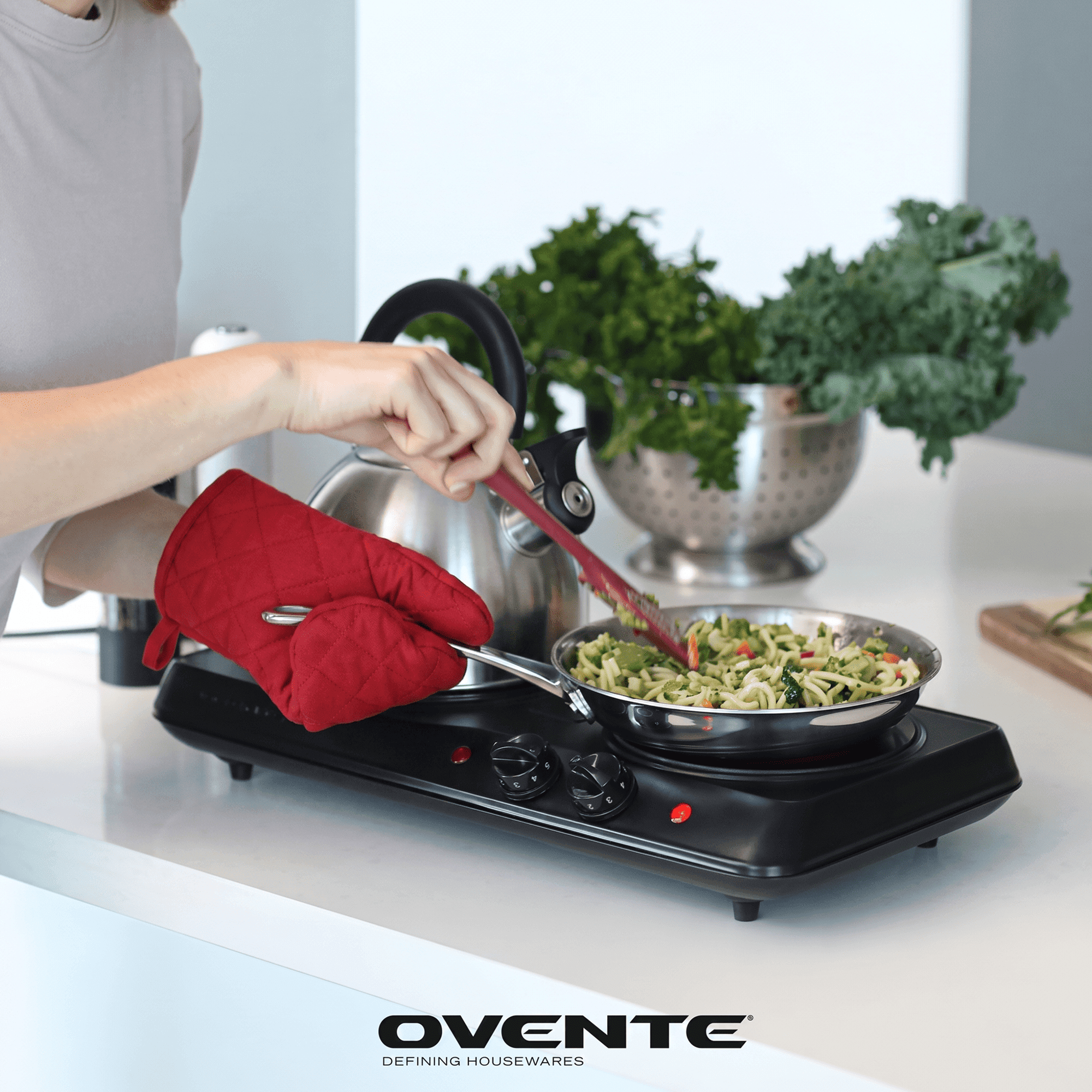 OVENTE Electric Infrared Double Burner, 1700W Hot Plate, Black BGI102B | Portable Stove with 7.75" and 6.75" Ceramic Glass Cooktop, 5 Level Temperature Setting and Easy to Clean Base