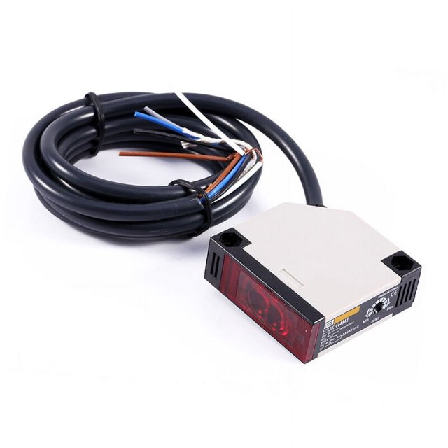 Interruptor fotoeléctrico de reflexión difusa innovador, distancia de detección ajustable y protección de circuito para mayor seguridad en entornos dinámicos, 90-250 V CA