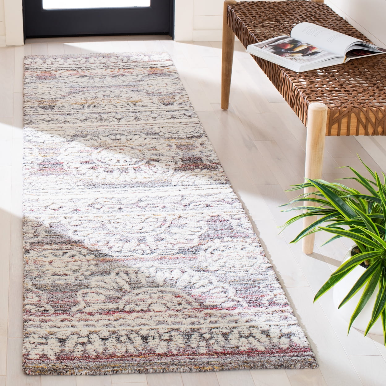SAFAVIEH Metro Merrick Medallion Area Rug, Red/Ivory, 5' x 8'