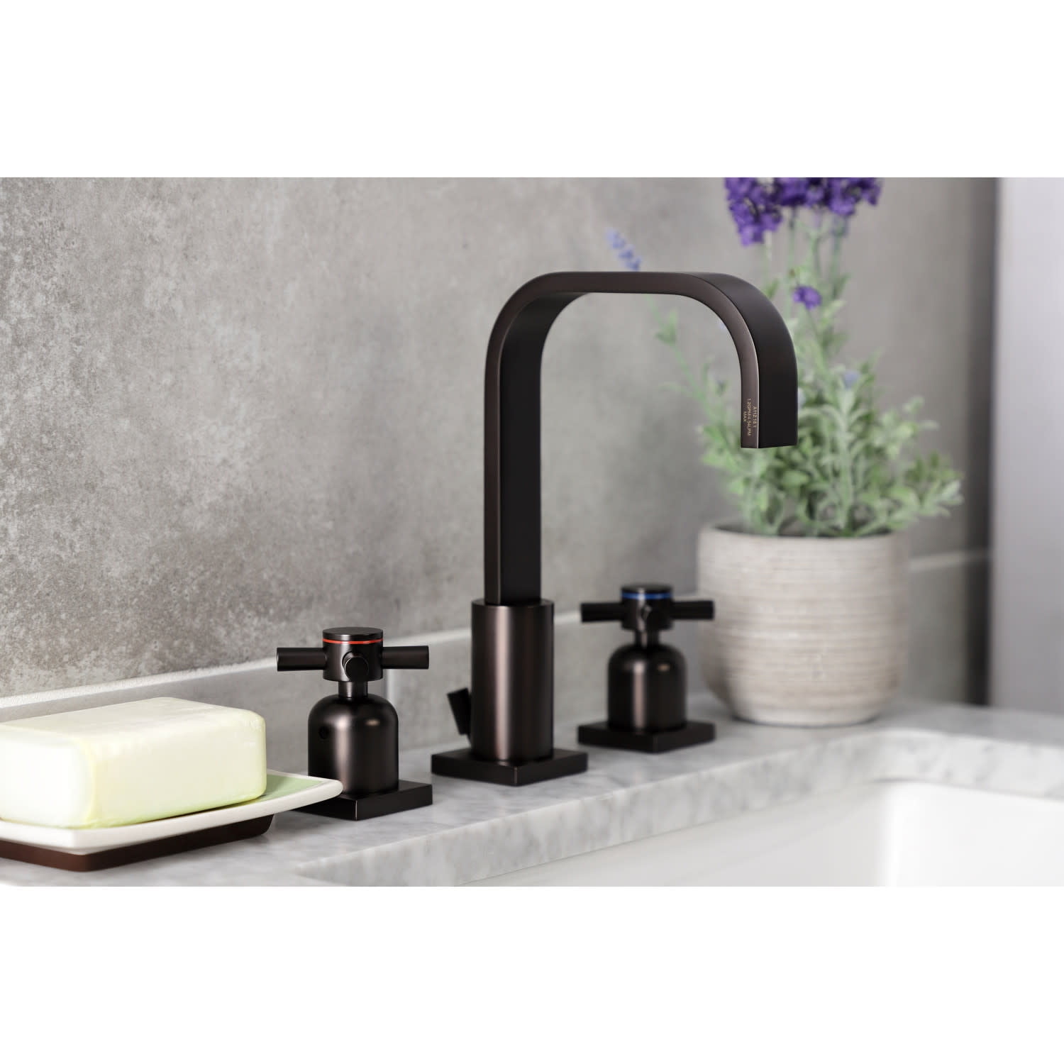 Fauceture FSC8961DX 8 in. Widespread Bathroom Faucet, Polished Chrome