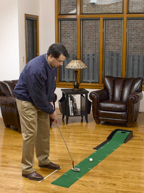 Golf, Gifts, & Gallery Auto Ball Return Putting System - image 3 of 5