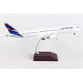 thumbnail image 4 of Boeing 787-9 Commercial Aircraft "LATAM Airlines" White w/Blue Tail "Gemini 200" 1/200 Diecast Model Airplane by GeminiJets, 4 of 6