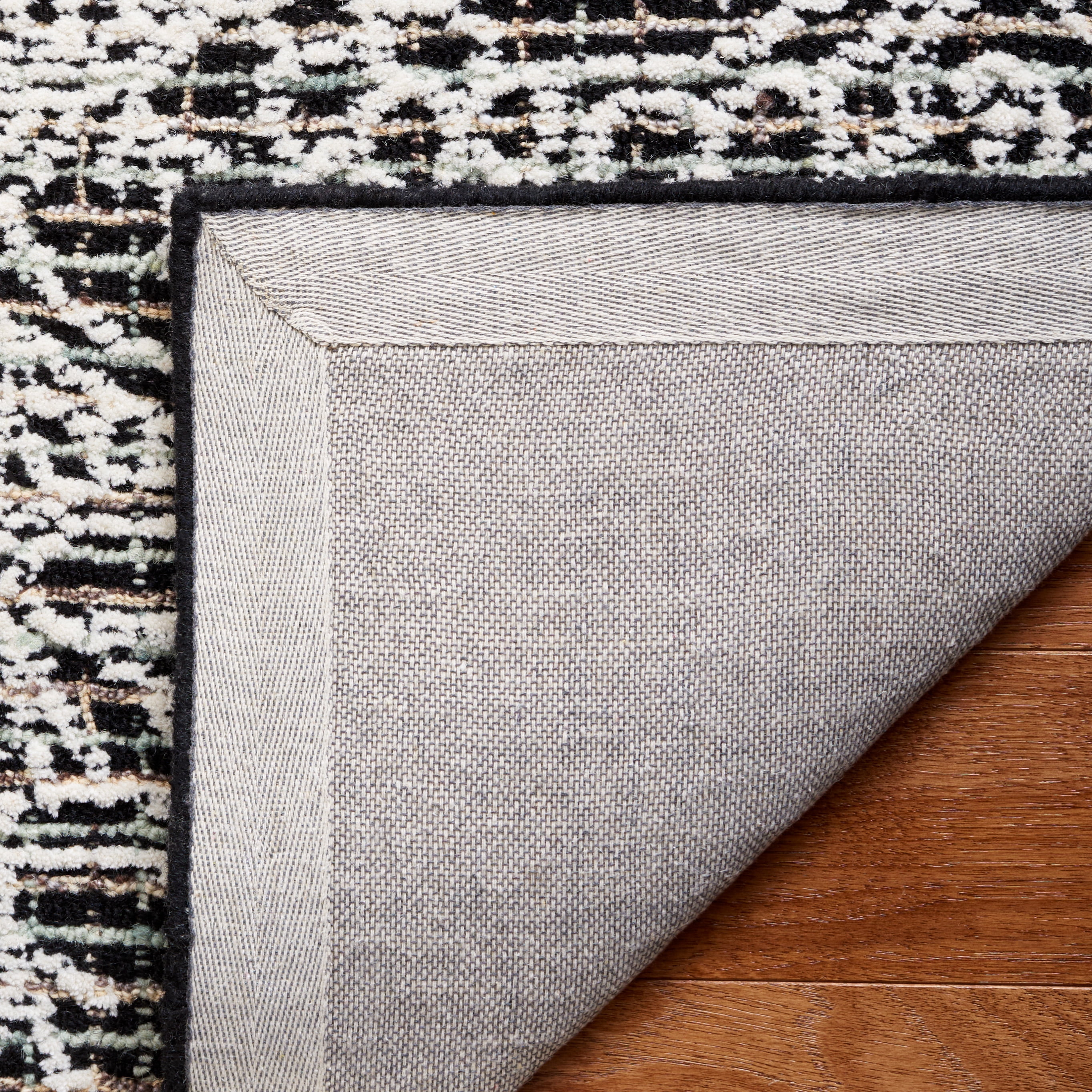 SAFAVIEH Ebony Adair Floral Area Rug, Black/Ivory, 8' x 10'