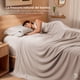 thumbnail image 4 of Juego de Sábanas de Bambú Dreamlab, Ropa de Cama Ultra Suave, Fresca, Hipoalergénica, Ecológica, Sábanas Queen de Bambú, Color Beige, 4 of 11