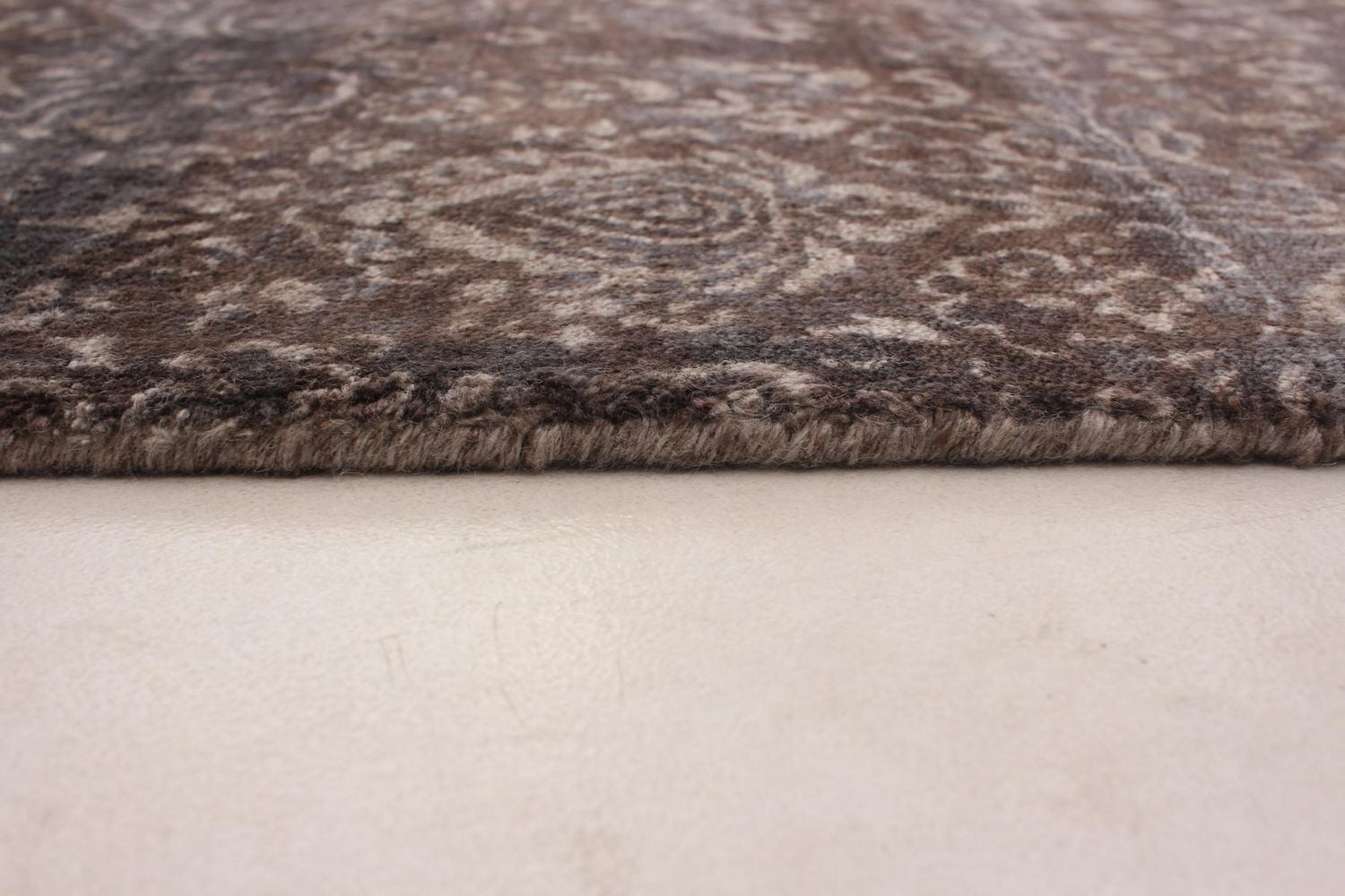 ECARPETGALLERY 5'3" x 7'5" Transitional Galleria Hand-knotted Area Rug for Living Room, Dining Room and Bedroom in Brown