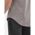 thumbnail image 4 of No Boundaries Men's & Big Men's Longline Curved Hem Elongated Tee Shirt, Sizes XS-5XL, 4 of 5