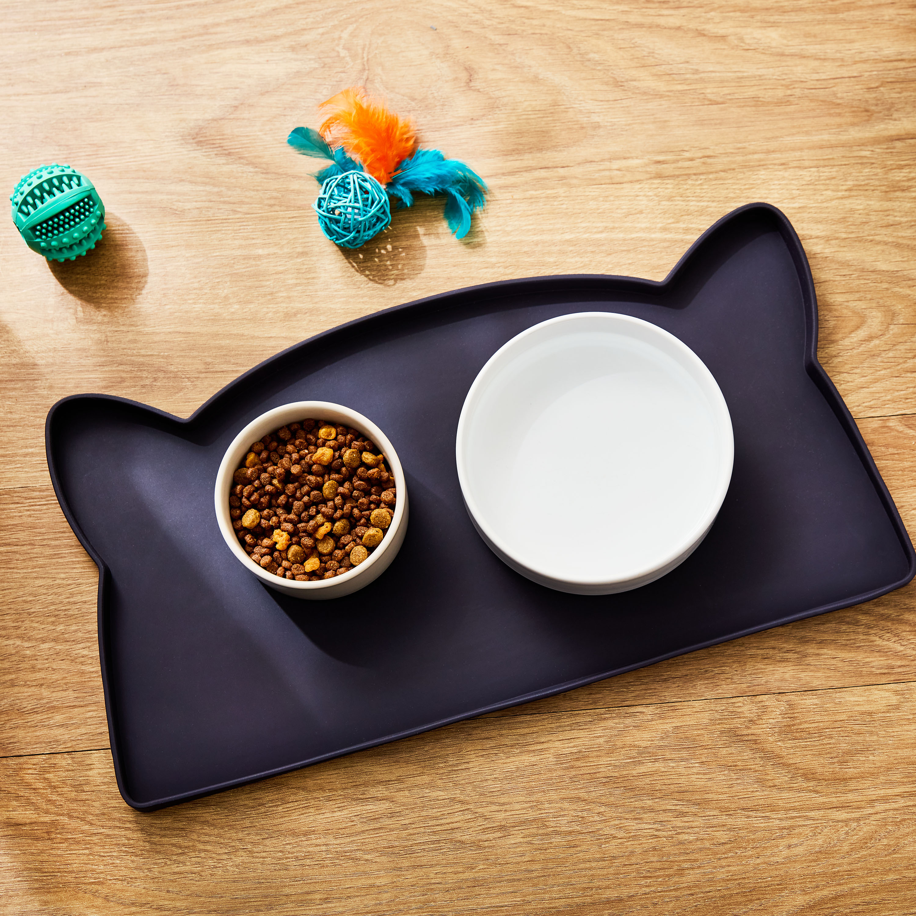 Vibrant Life Silicone Cat Feeding Mat, Black, 17.5" x 9"