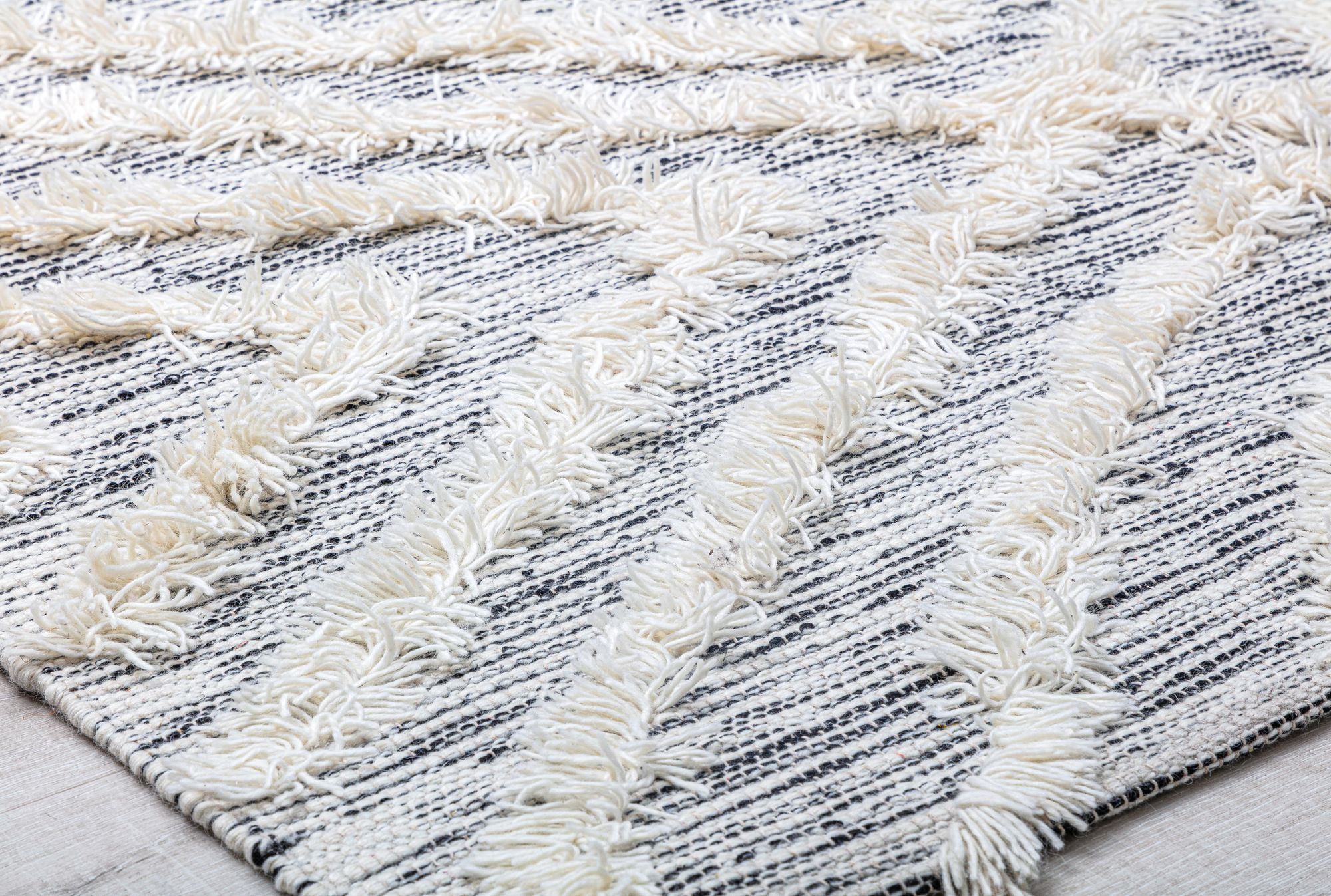 Rugs America Loralai LL10A Diamonds Geometric Contemporary White Area Rug, 5’0”x7’0”