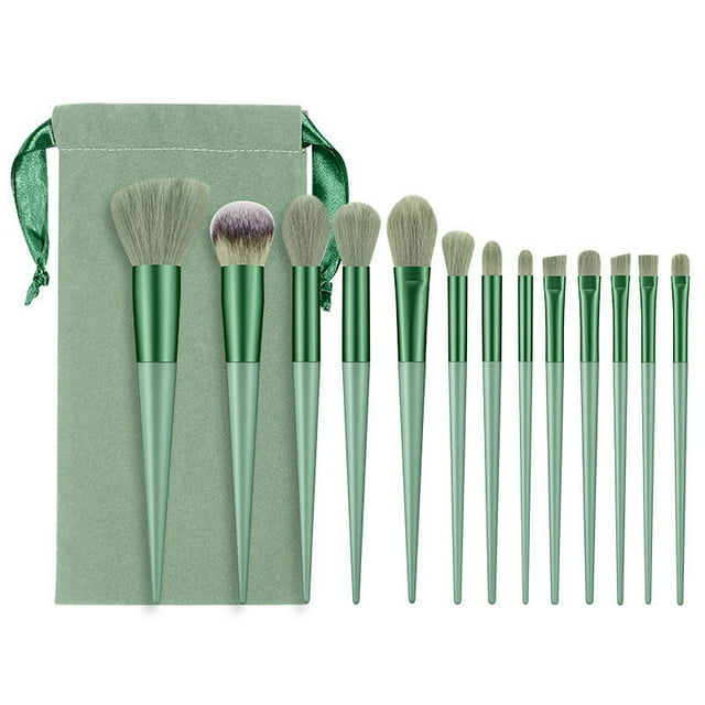 Set de 13 brochas de maquillaje: brocha para rubor, brocha para polvos sueltos y brocha de maquillaje.