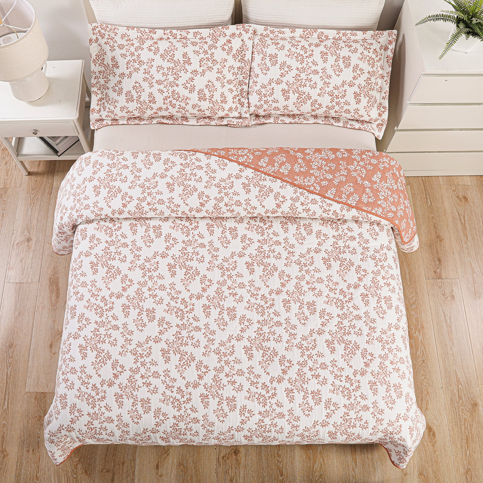 Marina Decoration Jacquard Embroidered Stitching Coverlet Bedspread Ultra Soft Bedding Summer Reversible Quilt Set with Quilted Shams, Pink Floral