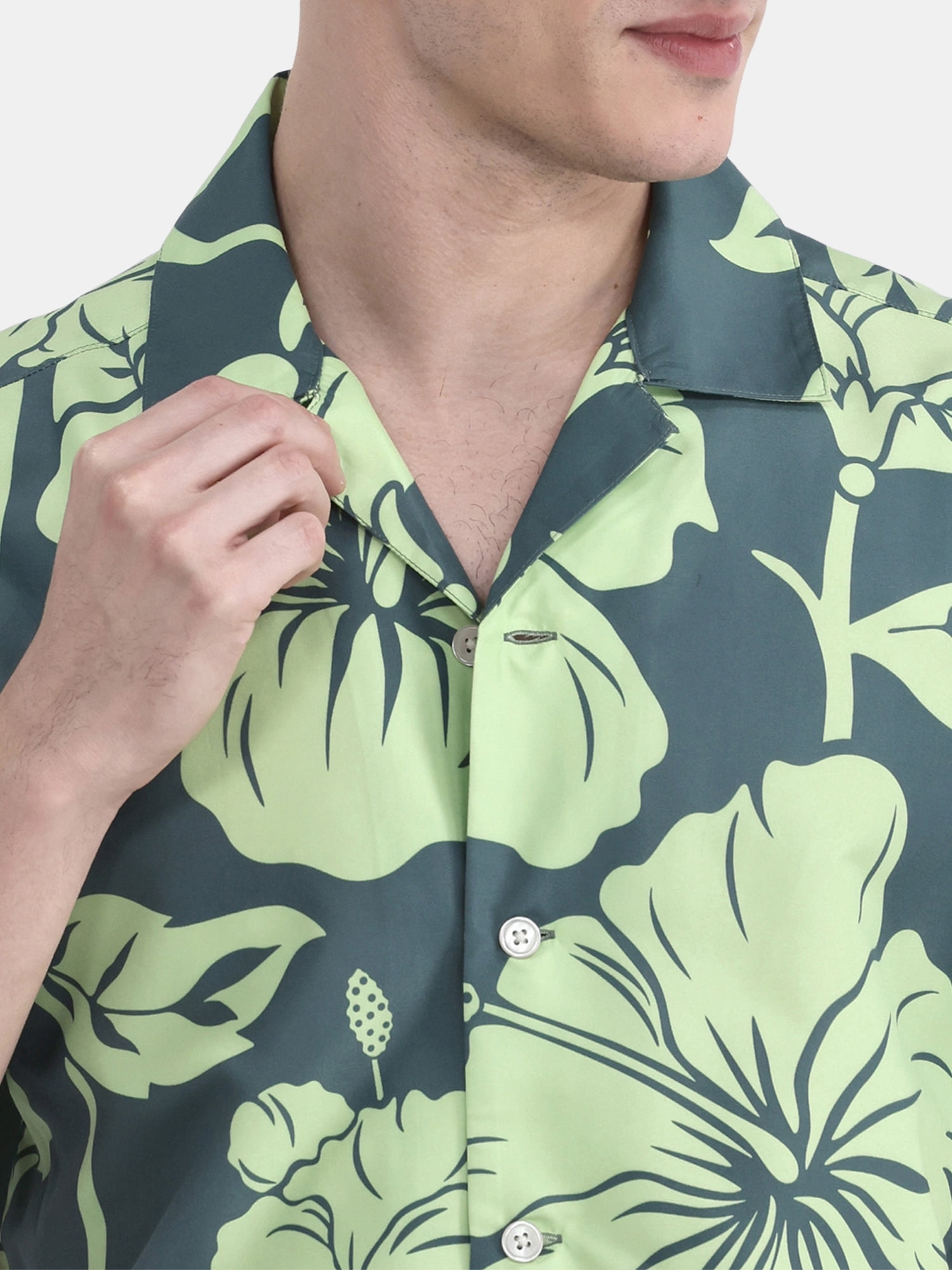 No Boundaries Button Front Oversized Cabana Shirt with Short Sleeves, Men’s