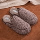 thumbnail image 4 of Pantufla Zapatillas de interior difusas, cómodas zapatillas térmicas planas antideslizantes para el hogar en interiores DQrwqpou Tenis De Mujer Tenis De Hombre, 4 of 5