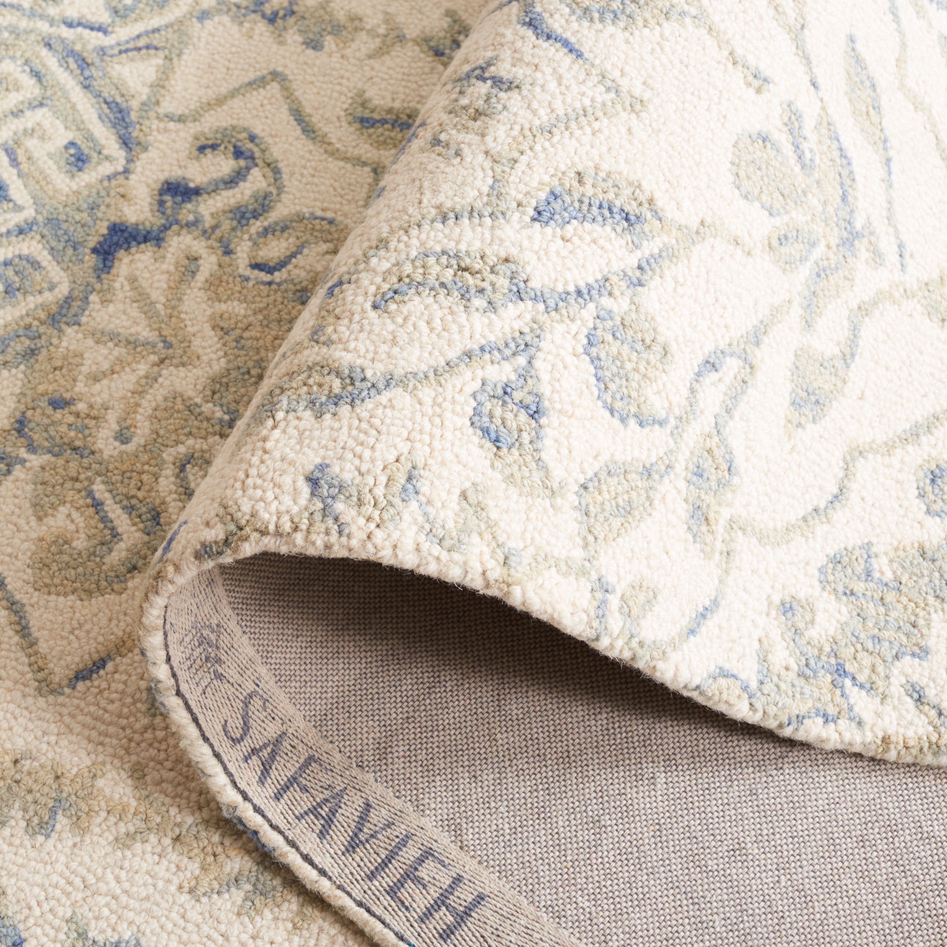 Safavieh Dip Dye Beranadette Floral Wool Area Rug, Light Blue/Ivory, 5' x 5' Round