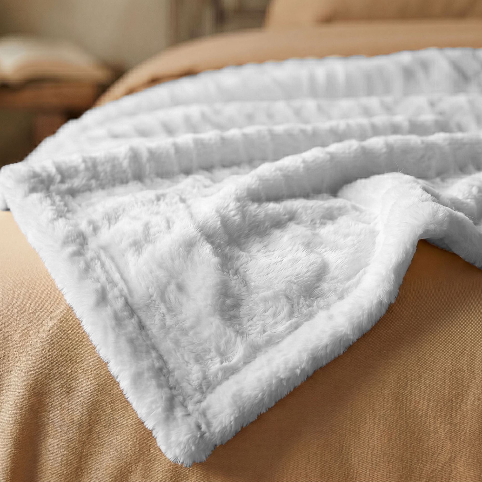 Superior Kacey Ribbed Fluffy Fleece Blanket, King Size, Platinum