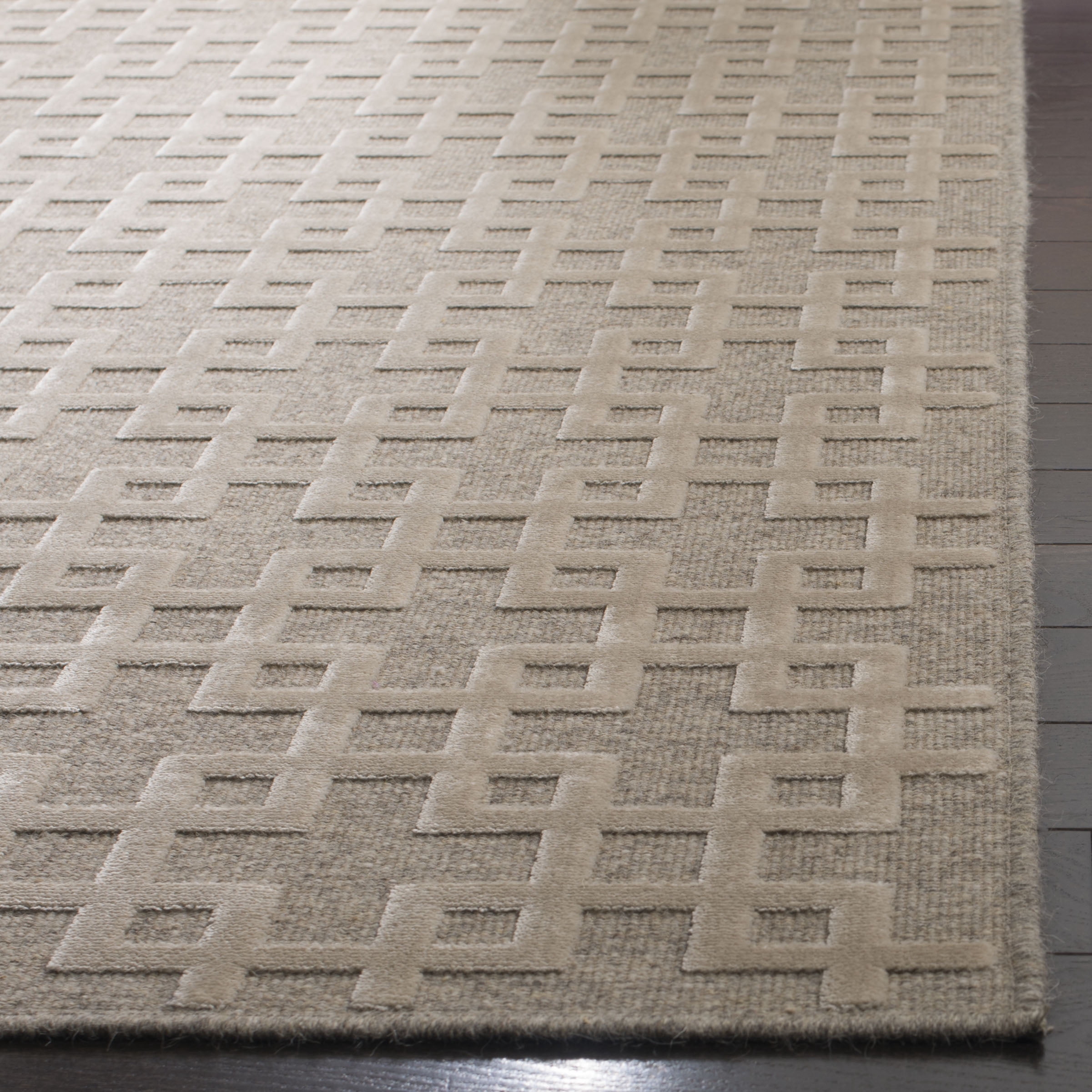 SAFAVIEH Lana Isabel Geometric Area Rug, Cream/Beige, 5' x 7'6"