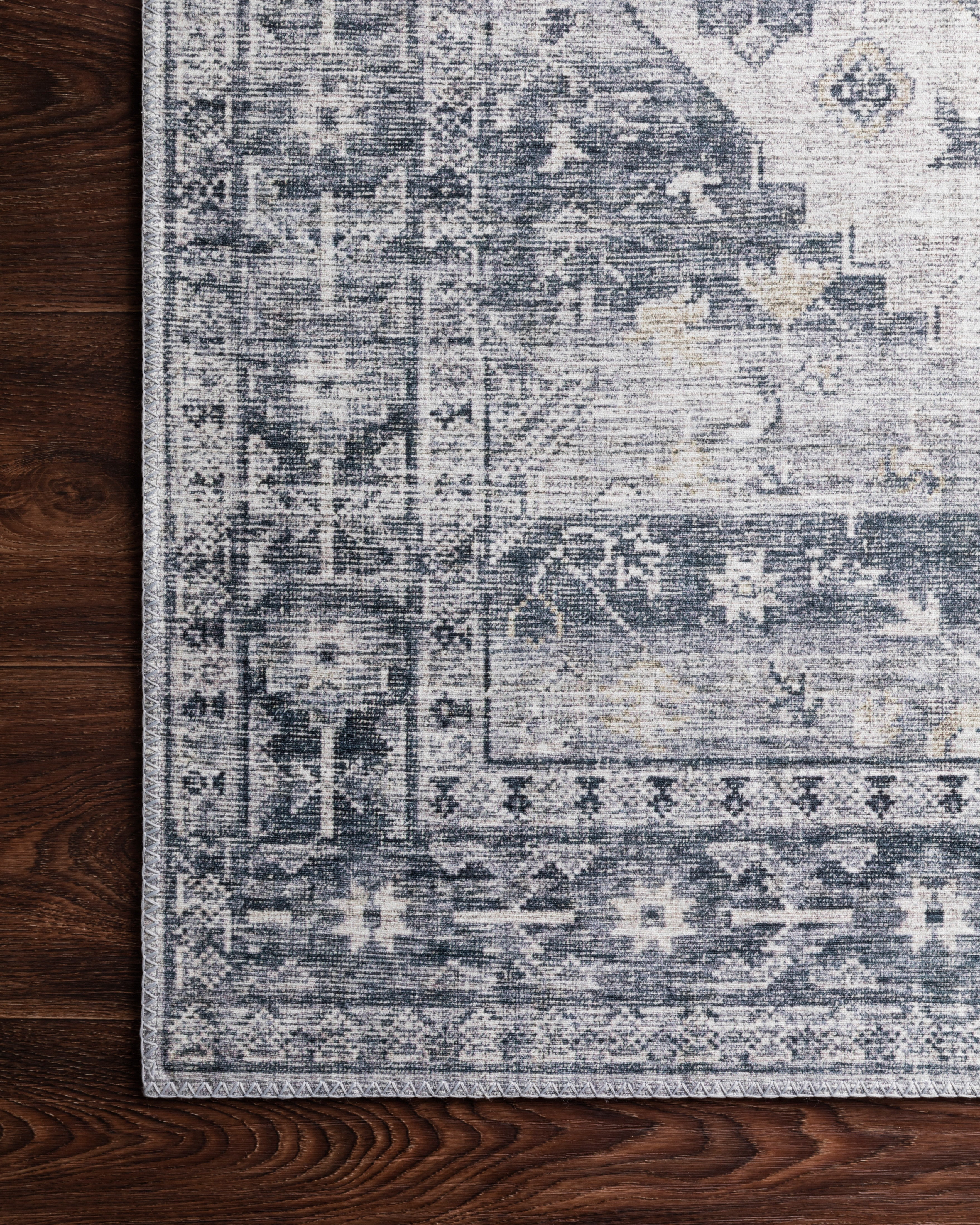 Loloi Skye Silver / Grey 7' x 9' Oval Area Rug