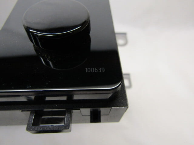 Pre-Owned 2017 2018 2019 Toyota Corolla AM FM CD Display Radio Receiver OEM LKQ - Verify Specific Vehicle Fitment In Description - (Good)