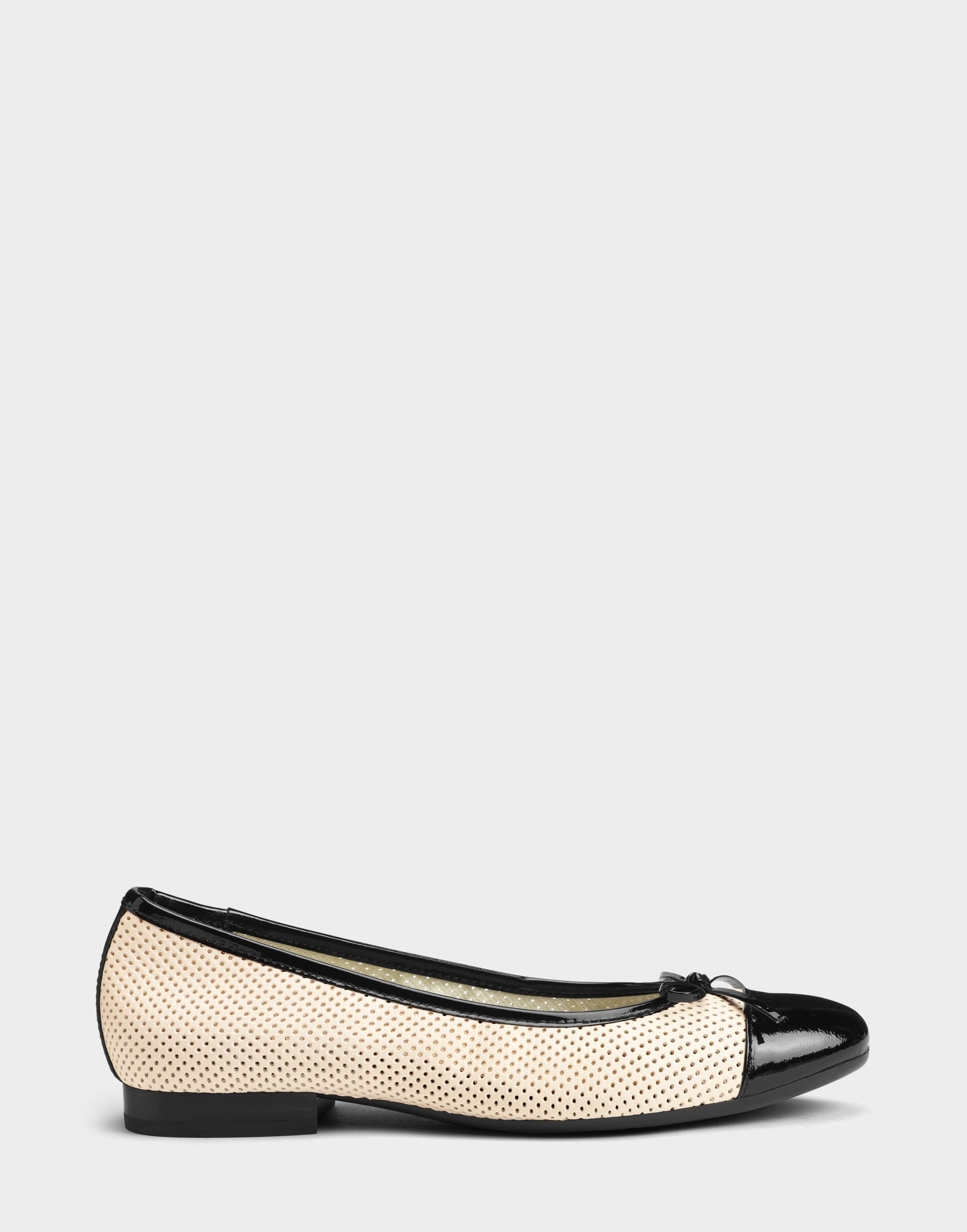 aerosoles outrun flats