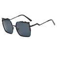 thumbnail image 2 of Gafas de sol Zulema de mujer de moda con montura cuadrada tonos de moda gris, 2 of 8
