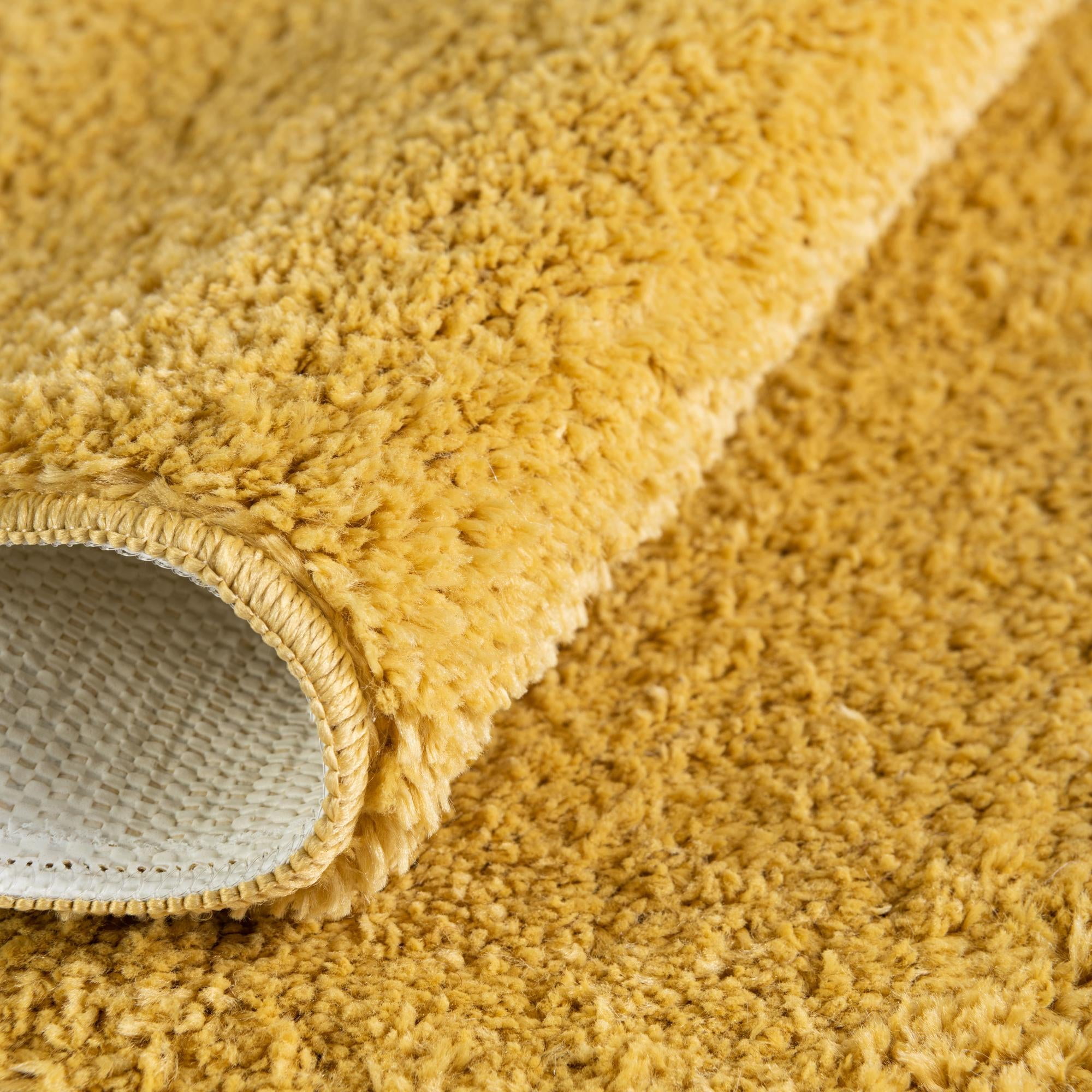 Rugs.com Bano Everyday Bath Mat Collection Rug – 1' 8 x 2' 7 Mustard Yellow Machine Washable Shag Bath Mat, Extra Soft and Absorbent, Non-Slip, Quick Dry, Perfect for Bathroom